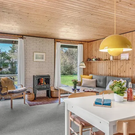 3 Bedroom Lovely In Sjaellands Odde Tjørneholm
