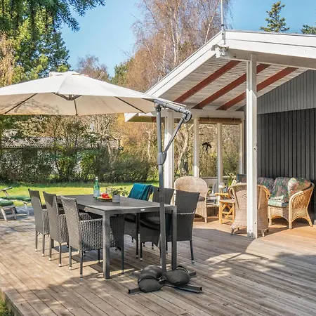 3 Bedroom Lovely In Sjaellands Odde 펜션 Tjørneholm